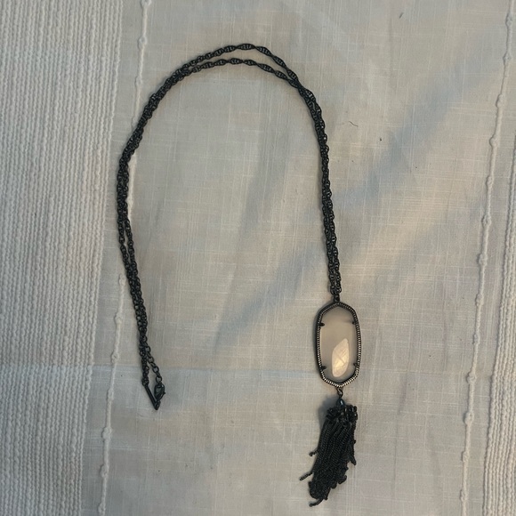 Kendra Scott Pendent Necklace Gunmetal - Picture 2 of 3